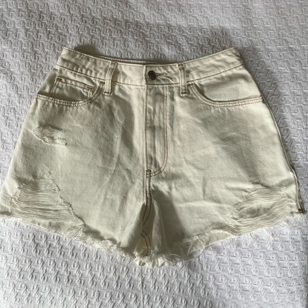 Hollister Off-White 3” Jean Shorts, sz 5